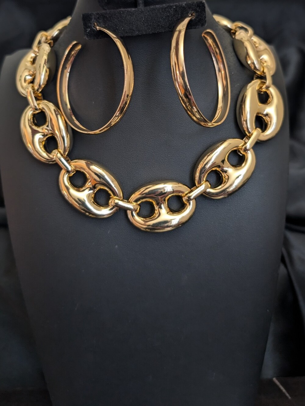 #52. Spectacular! Runway Gold Necklace & Earrings.